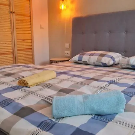 Apartment Pomiculturii 5 *